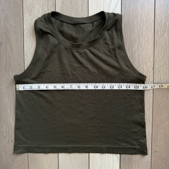 Lululemon Green Sleeveless Crop Tank Top - Picture 4 of 6